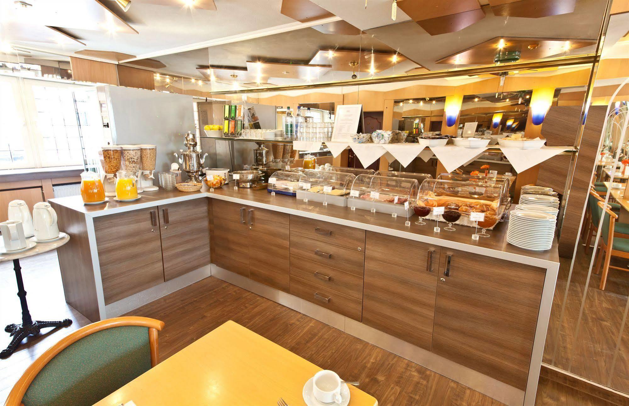 Hotel Primus Frankfurt Sachsenhausen Франкфурт на Майн Екстериор снимка